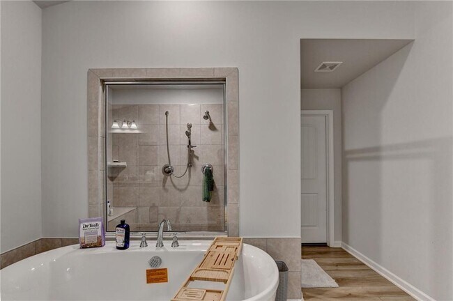 Building Photo - 115 Eleanora Pk