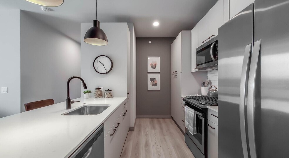 Building Photo - 2347 N Elston Ct