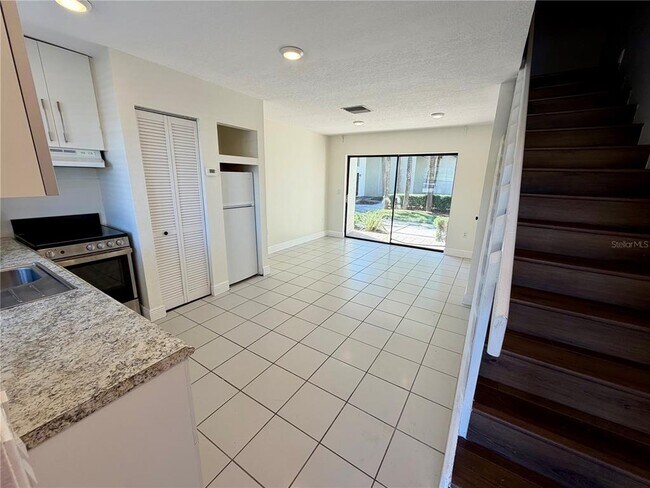 Building Photo - 10260 Turkey Lake Rd