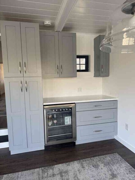 Building Photo - 506 S Martin St