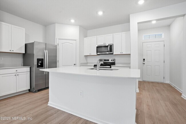 Building Photo - 32 Pasadena Dr