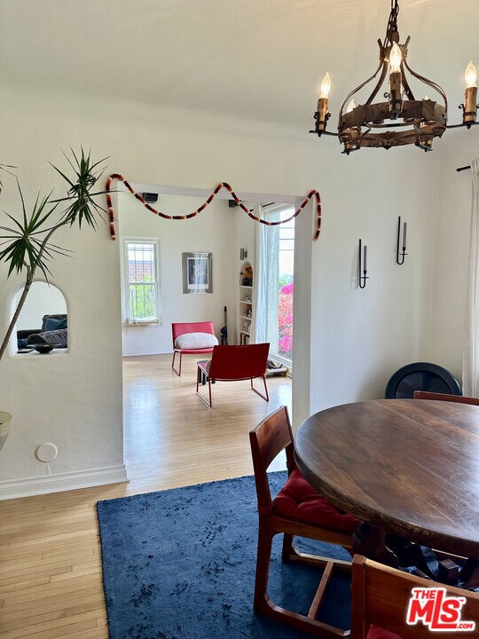 Building Photo - 1362 S Stanley Ave