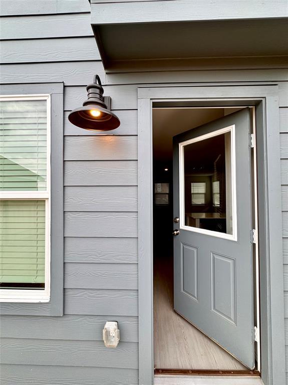 Building Photo - 554 Sormonne Lp