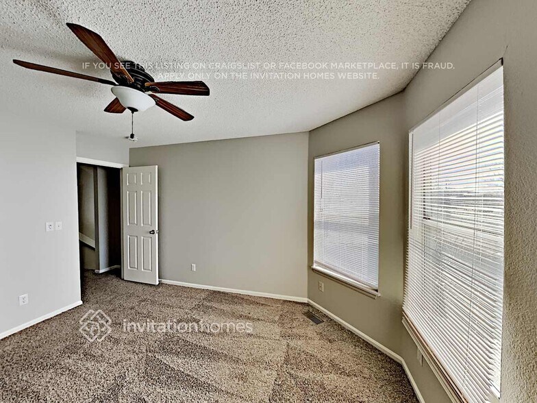 Building Photo - 8885 Cloverleaf Cir