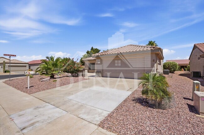 Building Photo - 16536 W Rock Springs Ln