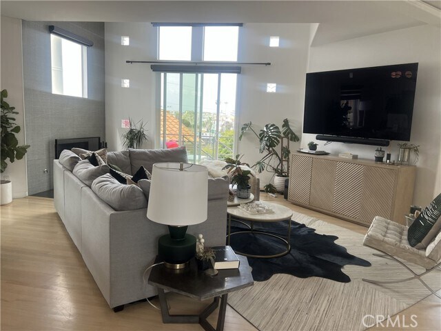 Building Photo - 610 9th St