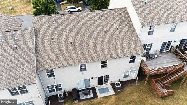 Building Photo - 112 Hawk Ct