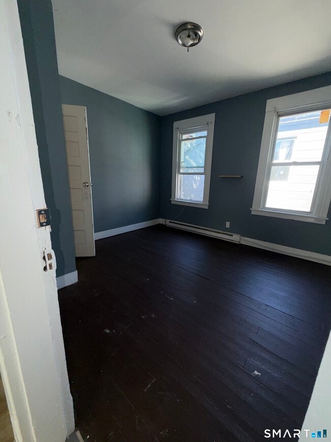 Building Photo - 69 Lounsbury St