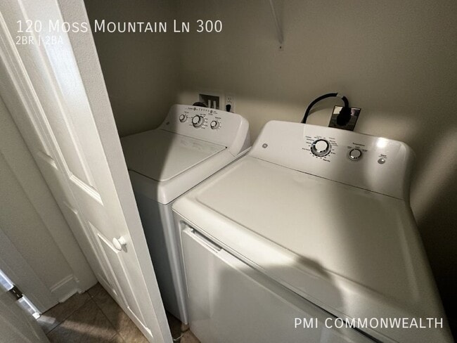 Building Photo - 120 Moss Mountain Ln