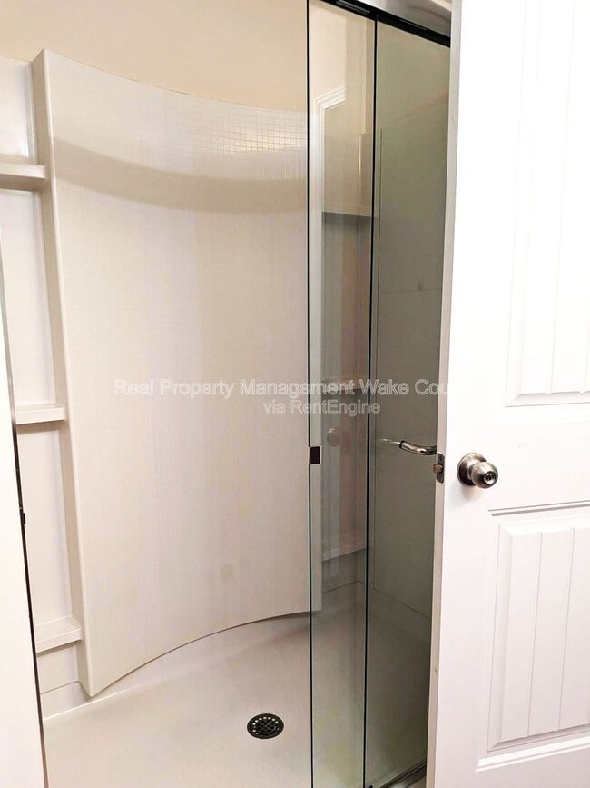 Building Photo - 205 Olivet Loop