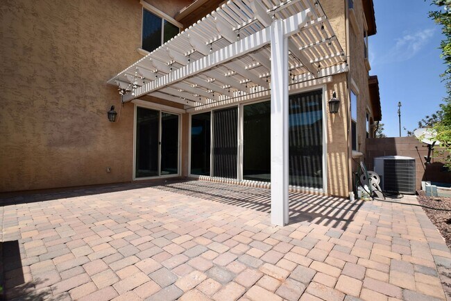 Building Photo - Beautiful 3 bedroom with a loft in Cooley Station!