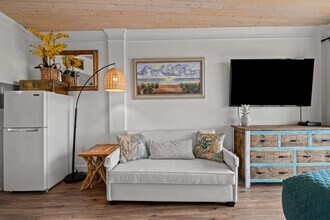 Building Photo - 214 Miracle Strip Pkwy SW