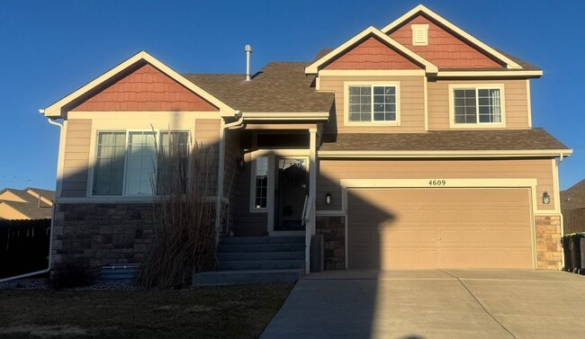 Building Photo - Gorgeous 3 bed/2.5 bath home with 3-CAR TANDEM GARAGE in Painted Sky