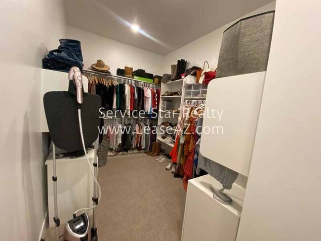 Building Photo - 9607 E Solina Ave