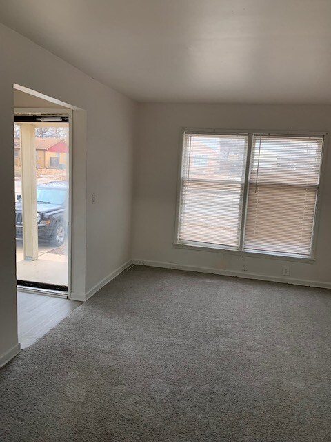 Building Photo - Charming 2-Bedroom Duplex in Wichita with Spacious Layout