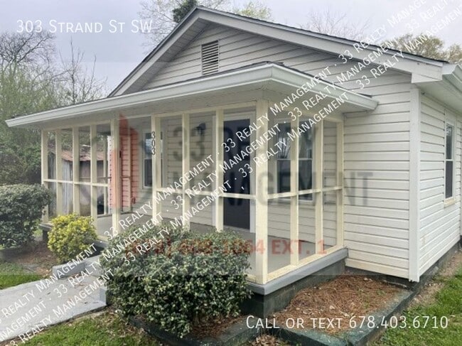 Building Photo - One-Level Single Family charming bungalow ...