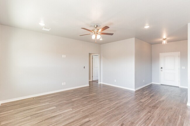 Building Photo - 117 Mike Warner Dr