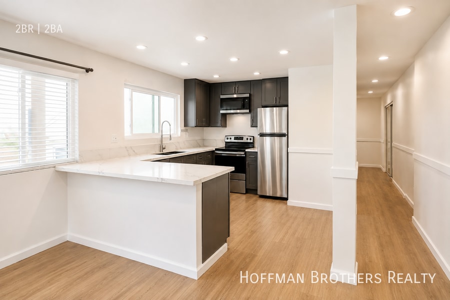 Building Photo - 1206 S Holt Ave