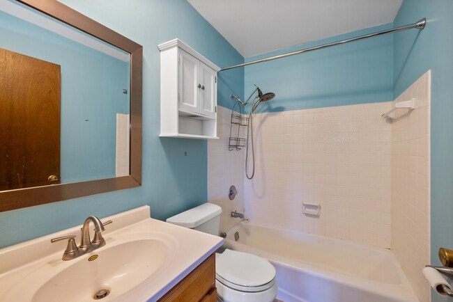 Building Photo - 10345 Whitnall Edge Dr
