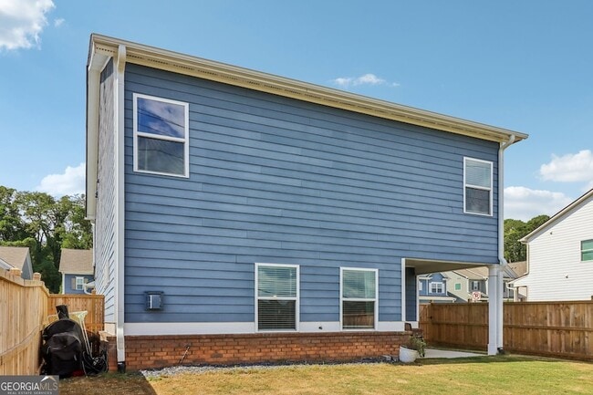 Building Photo - 3890 Clarington Dr