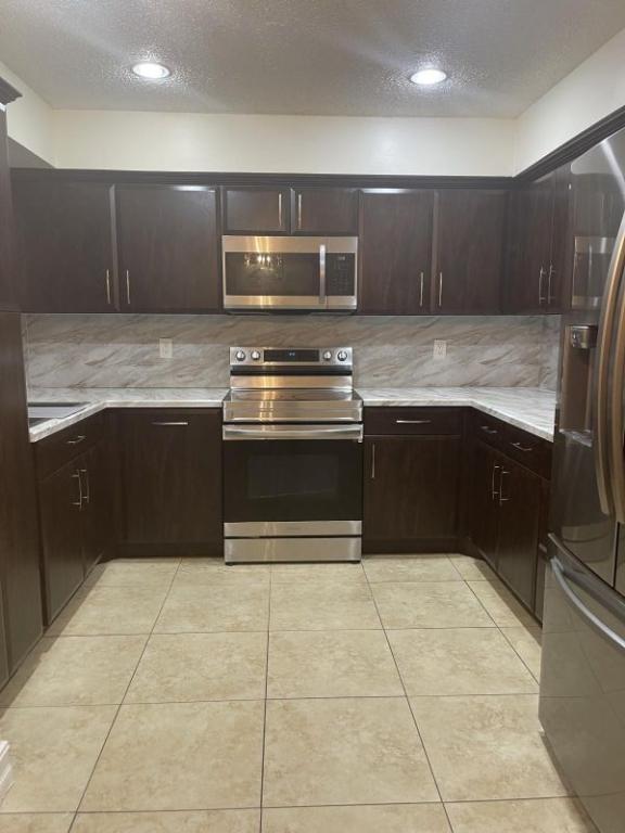 Building Photo - 401 Shoreview Dr