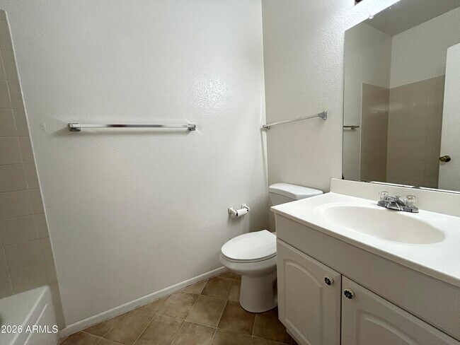 Building Photo - 6230 N 33rd Ave