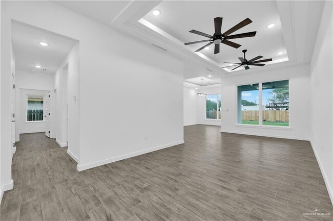 Building Photo - 1416 N Lookout Dr