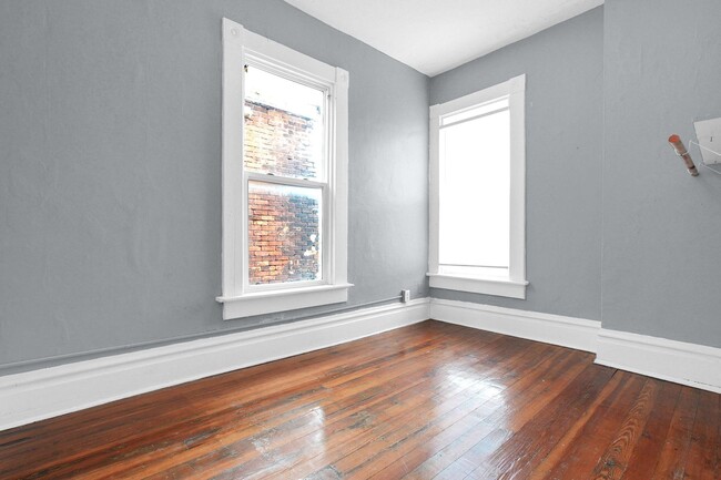 Building Photo - 171-173 N 18th St