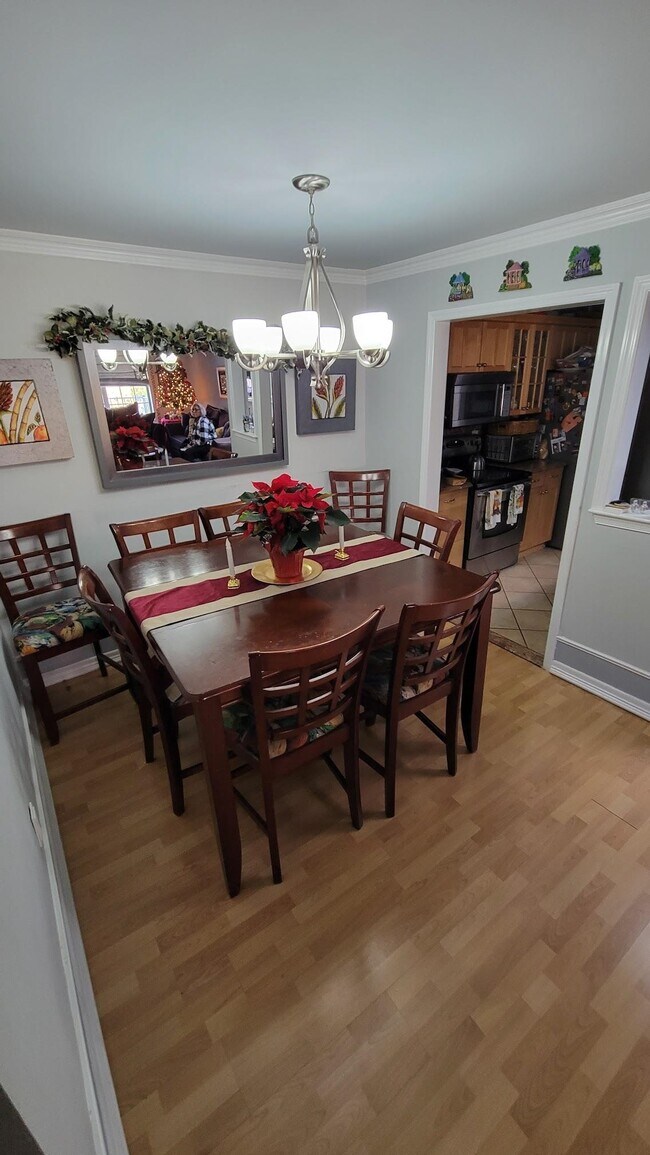 Building Photo - 780 River Rd