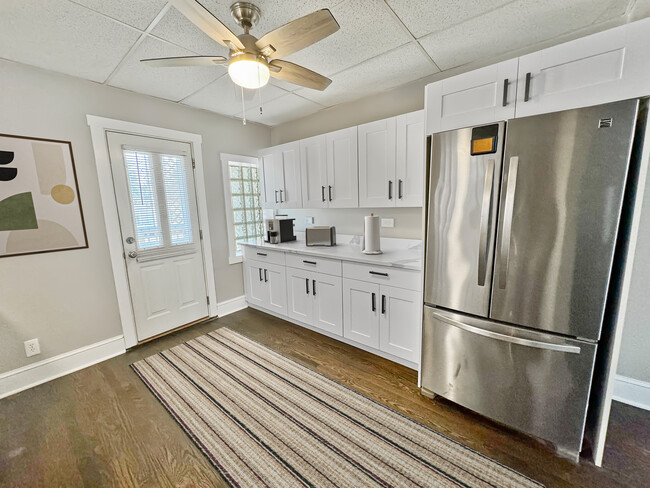 Kitchen - 5731 W Addison St