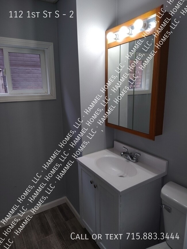 Building Photo - 112 1st St S