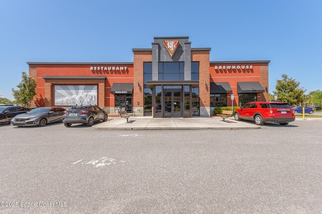 Building Photo - 176 Sunset Dr