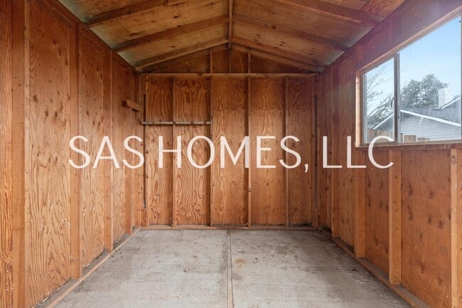 Building Photo - 11200 SW 83rd Ave