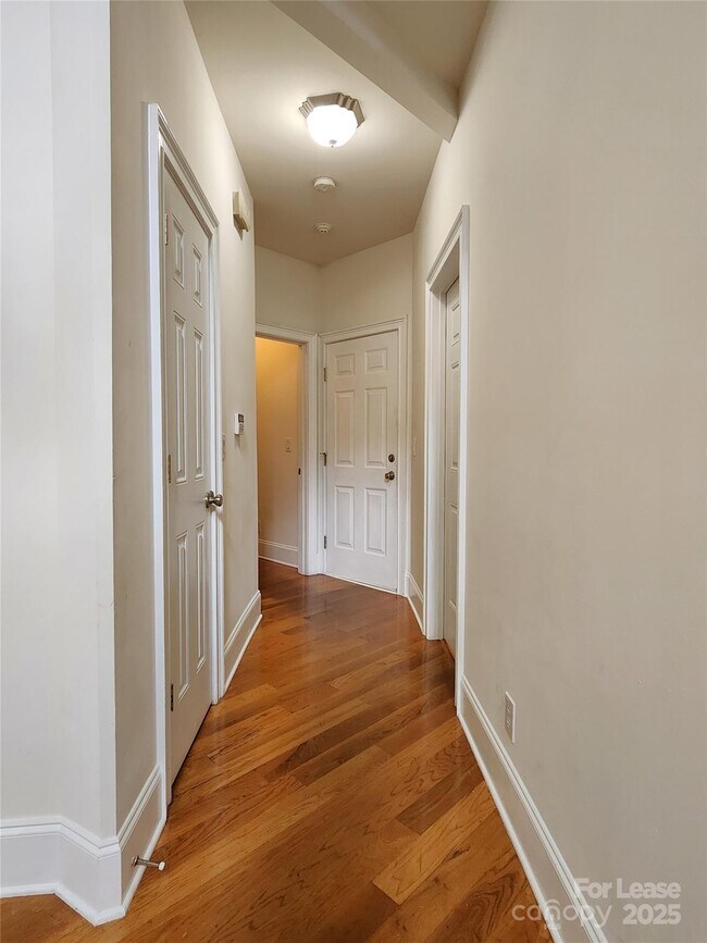 Building Photo - 5524 Strabane Dr