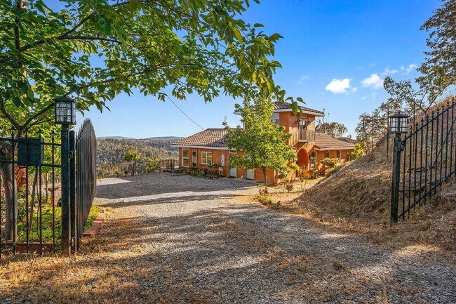Building Photo - Luxury Hilltop Rental Retreat Overlooking the Cosumnes River Canyon