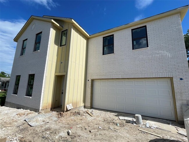 Building Photo - 6322 Sayers St