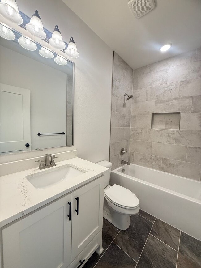 Building Photo - 4005 Doler Cv