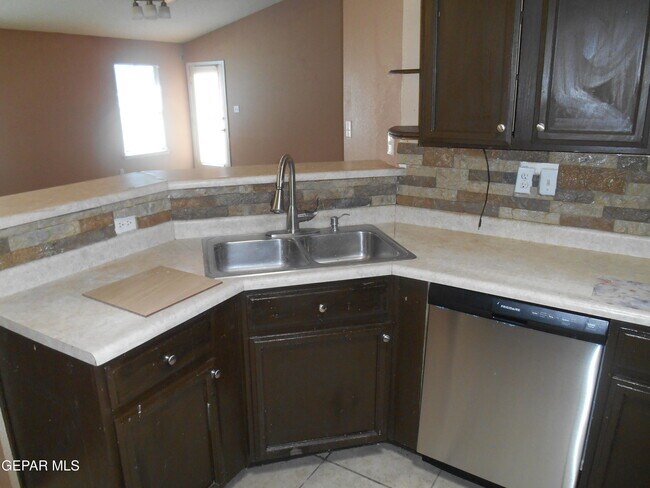 Building Photo - 14017 Tierra Vergel Dr