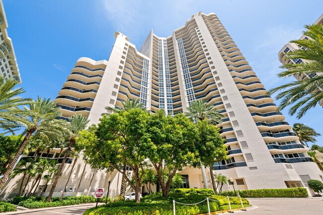 Building Photo - 3200 N Ocean Blvd