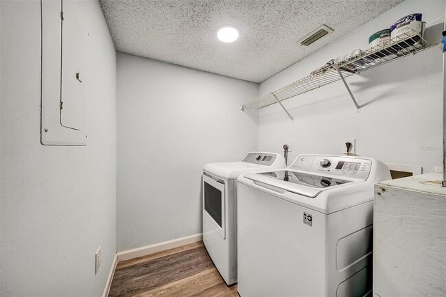Building Photo - 5729 Baywater Dr