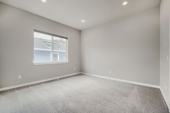 Building Photo - 4736 25th Ave SW