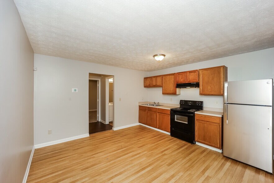 Building Photo - 6155 Forrest Ave