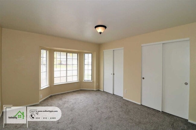 Building Photo - 3712 Canterbury Dr