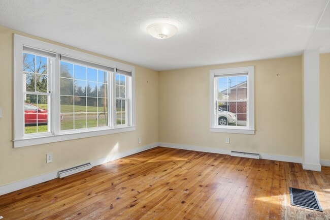 Building Photo - MOVE IN WITH A SECURITY DEPOSIT ALTERNATIVE FROM OBLIGO (for qualified applicants).