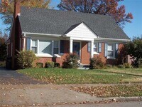 Building Photo - 341 Hollyhill Dr