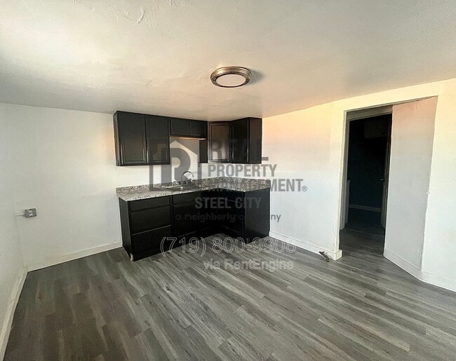 Building Photo - 2802 Lakeview Ave