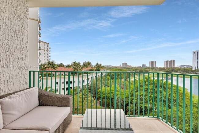 Building Photo - 20000 E Country Club Dr