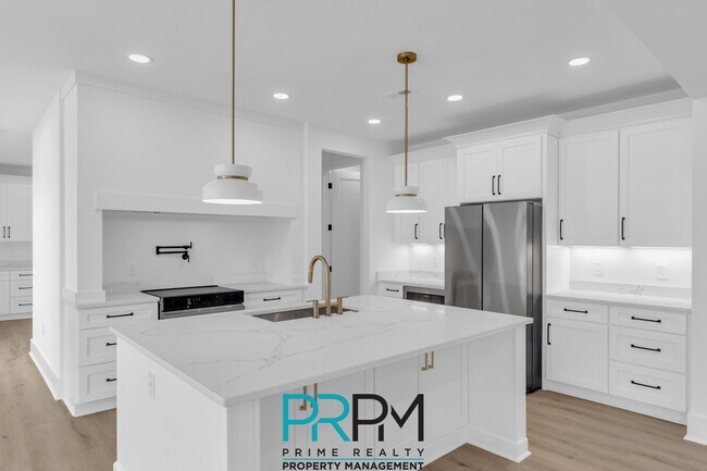 Building Photo - 938 Benchmark Dr