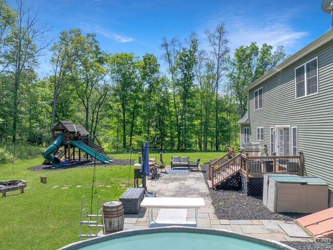 Building Photo - 174 Grove School Rd