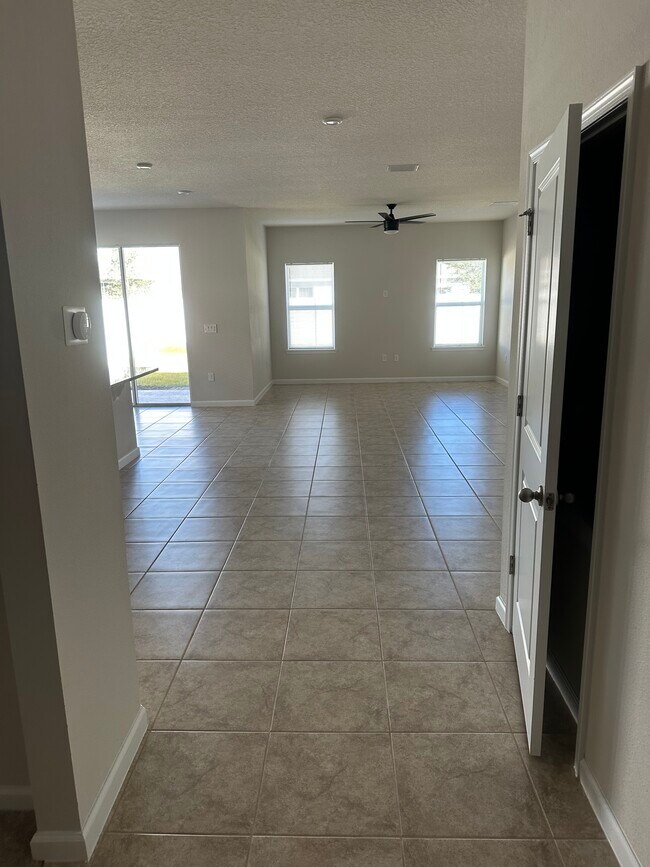 Building Photo - 3045 Lake Tahoe Ave